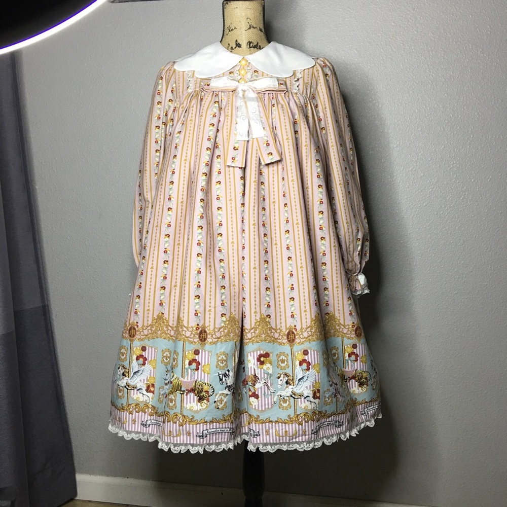 Metamorphose Wonder Carousel Angel Collar A LineOP